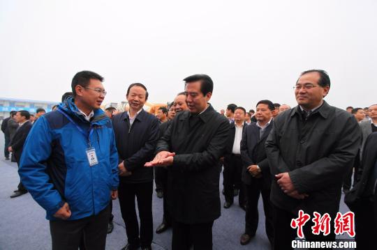 湖北宜昌伍家岗长江大桥开工 设计主打“中国风”