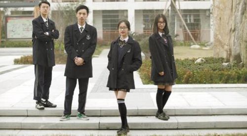 余姚一中学校服款式学生说了算：方案最终确定英伦风